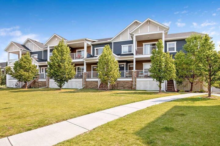 1225 Kings Heights Way SE 1206 — photo 1