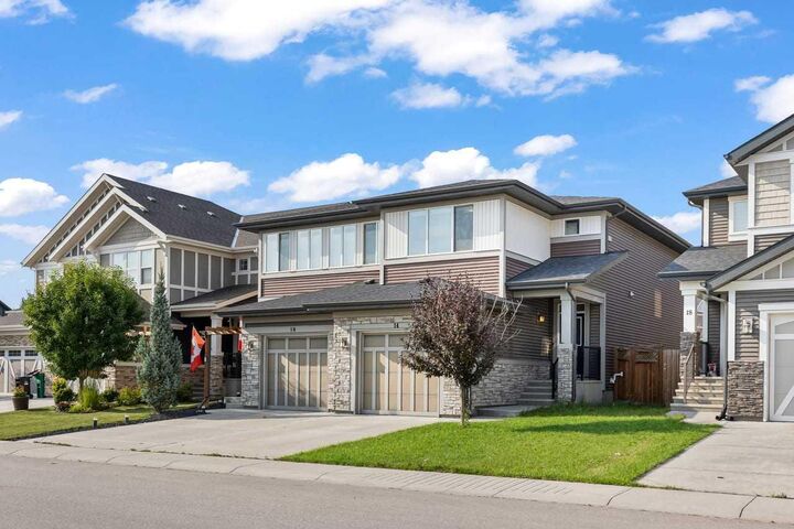 Property Photo:  14 Kingfisher Crescent SE  AB T4A 0X5 