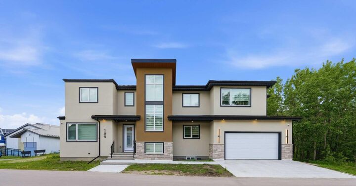 Property Photo: 105 Rockhaven Green NW AB T3G 0C5