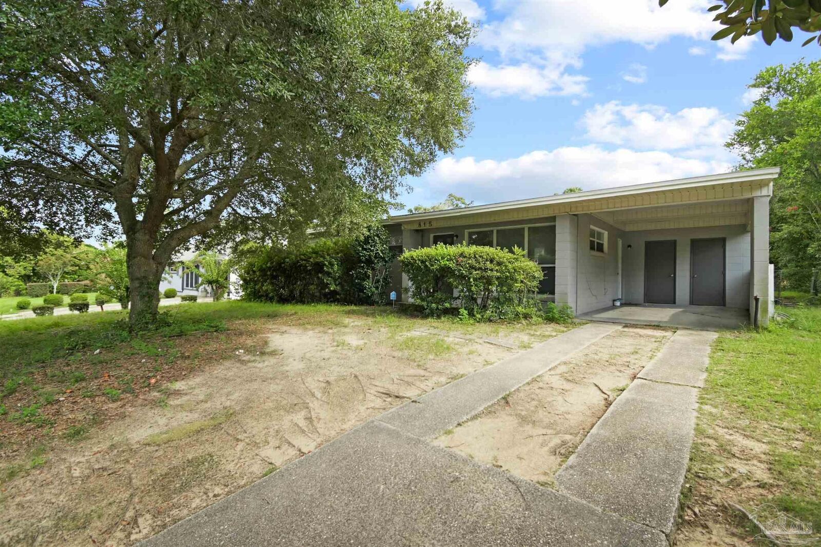 Property Photo:  815 Woodland Dr  FL 32503 