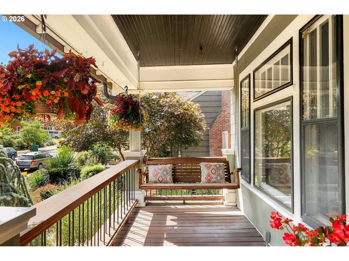 Property Photo: 5617 NE 27th Ave OR 97211