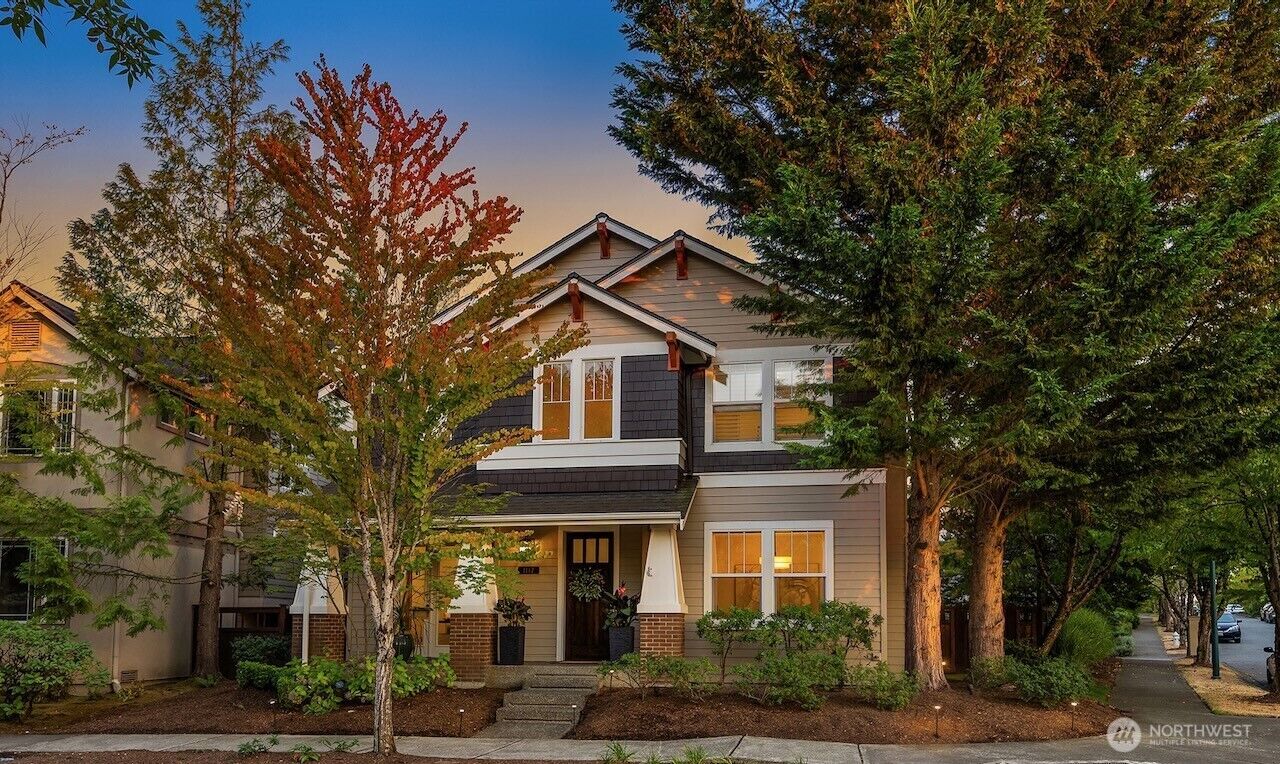 Property Photo:  1117 NE Katsura Street  WA 98029 