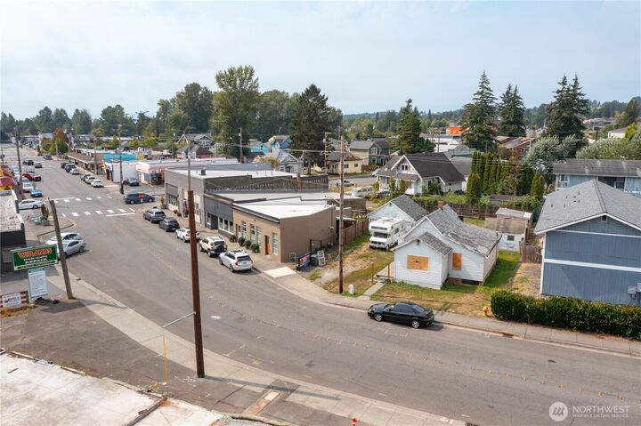 Property Photo:  5709  3rd Avenue  WA 98248 