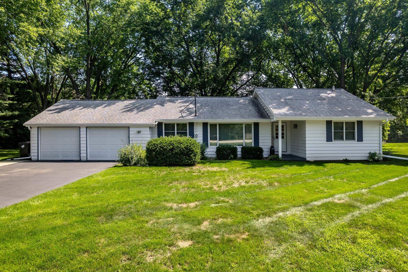 Property Photo:  13591 Beaver Drive  IL 61073 