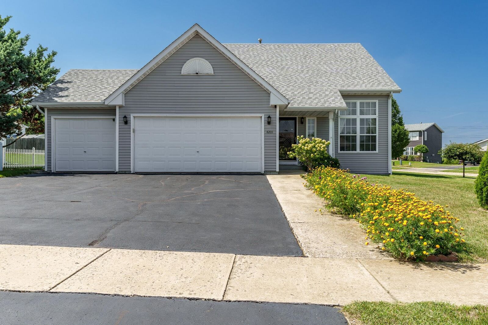 Property Photo:  4201 Clearfield Avenue  IL 61109 