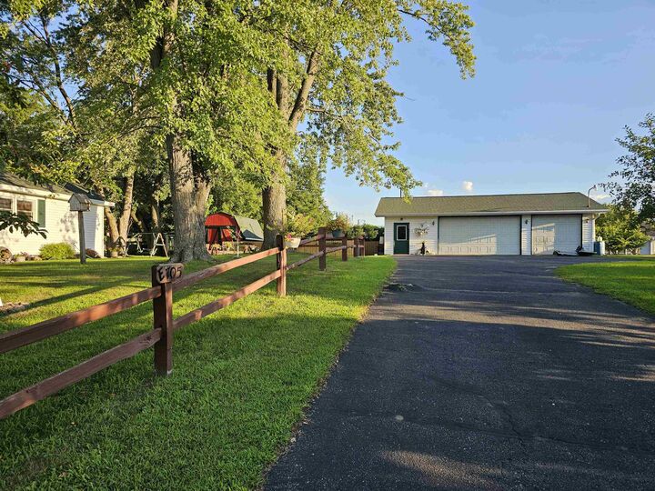 Property Photo: 705 E Alfred Street WI 54983