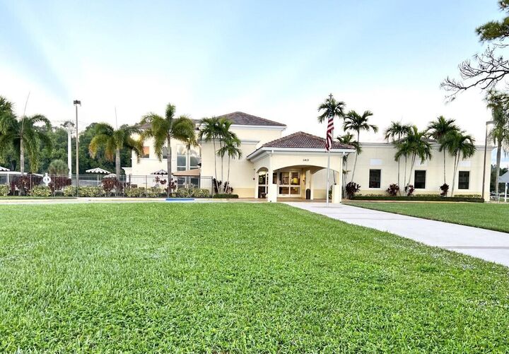 Property Photo: 180 Camden H 180 FL 33417