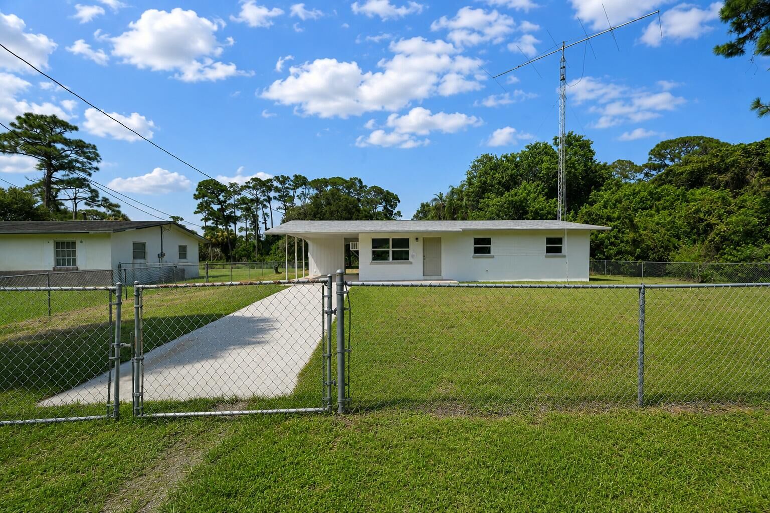 Property Photo: 5502 San Diego Avenue FL 34946