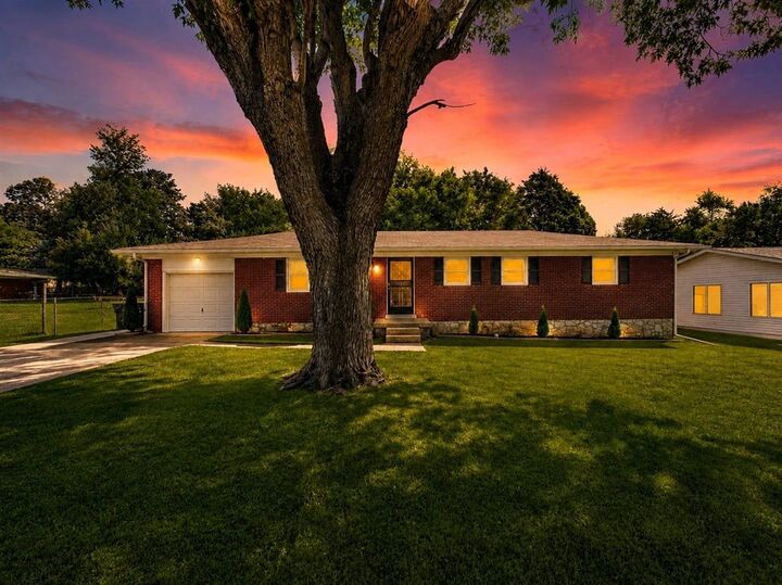 Property Photo:  1300 S Lee Drive  KY 42101 