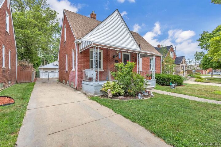 Property Photo:  1520 Michigan Boulevard  MI 48146 
