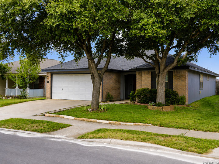 Property Photo: 4107 Mistflower Dr TX 78109