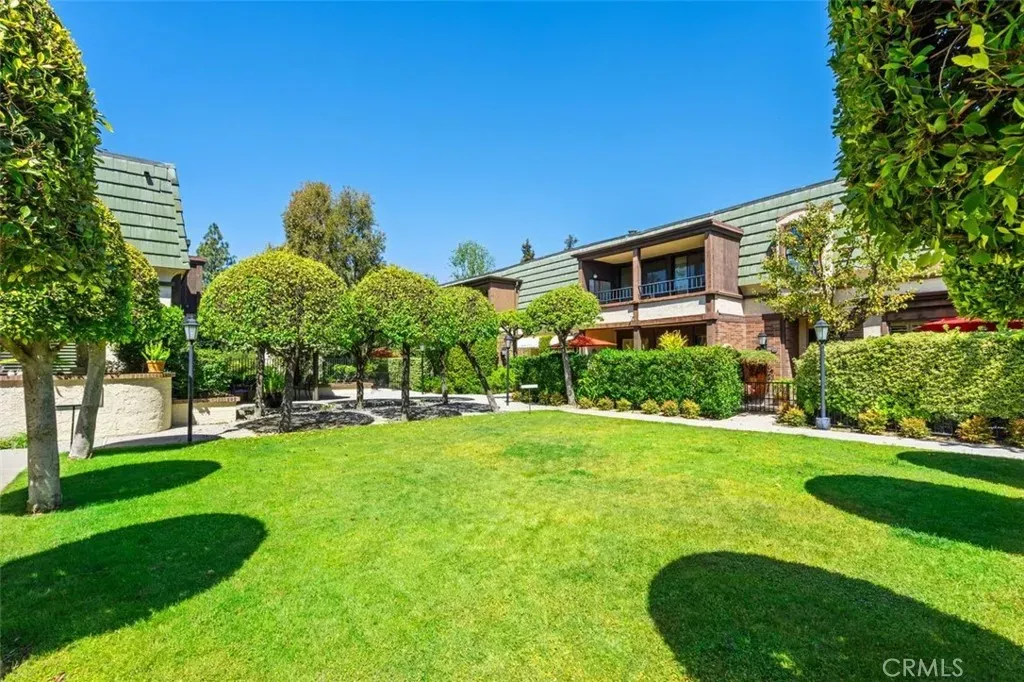 Property Photo: 885 S Orange Grove 2 CA 91105