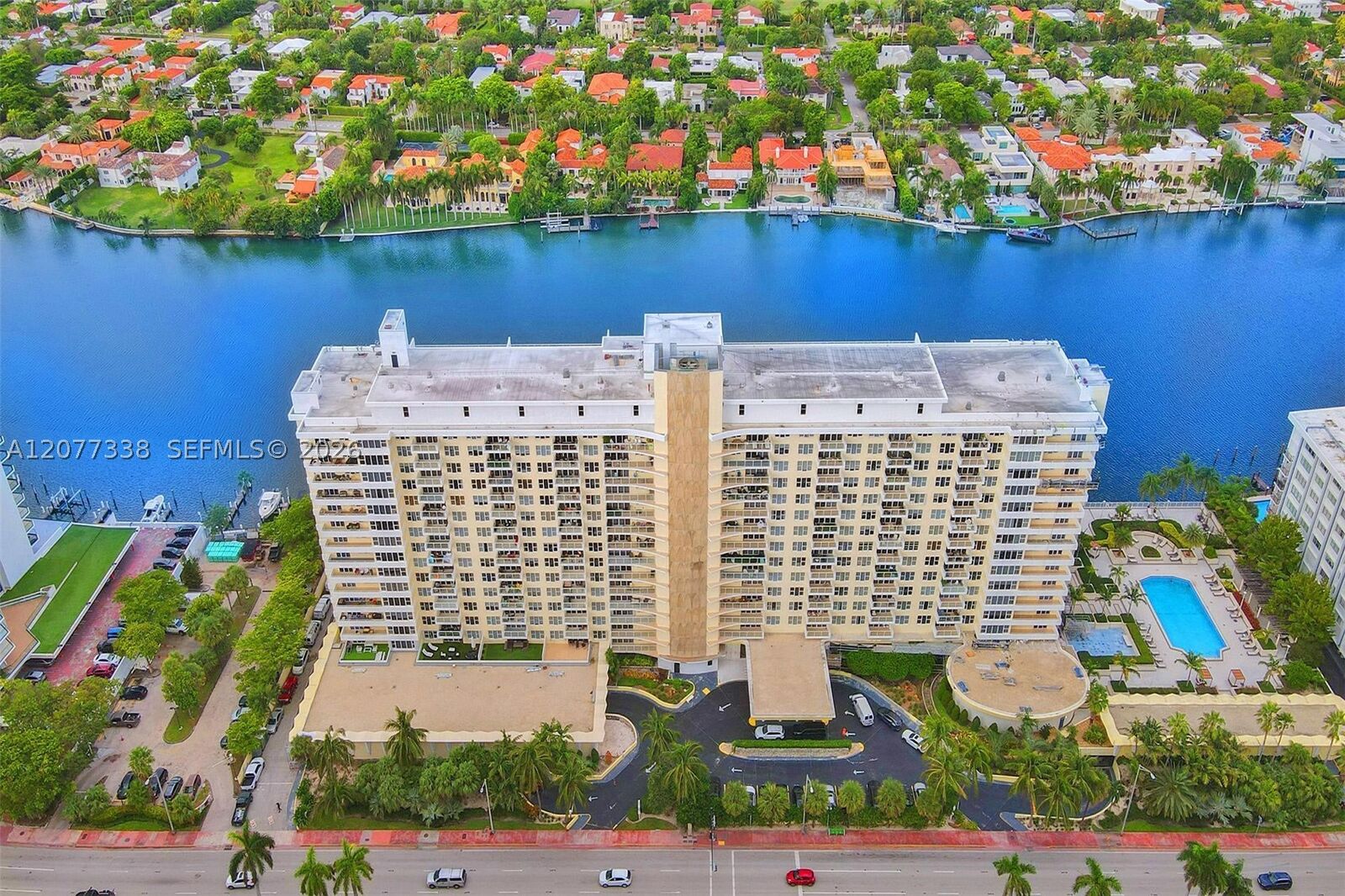 Property Photo: 5600 Collins Ave 11C FL 33140