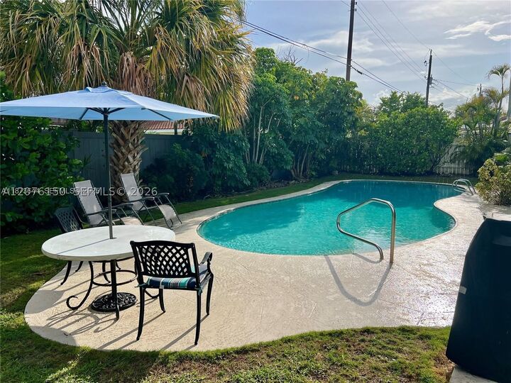 Property Photo: 1241 Manor Dr FL 33404
