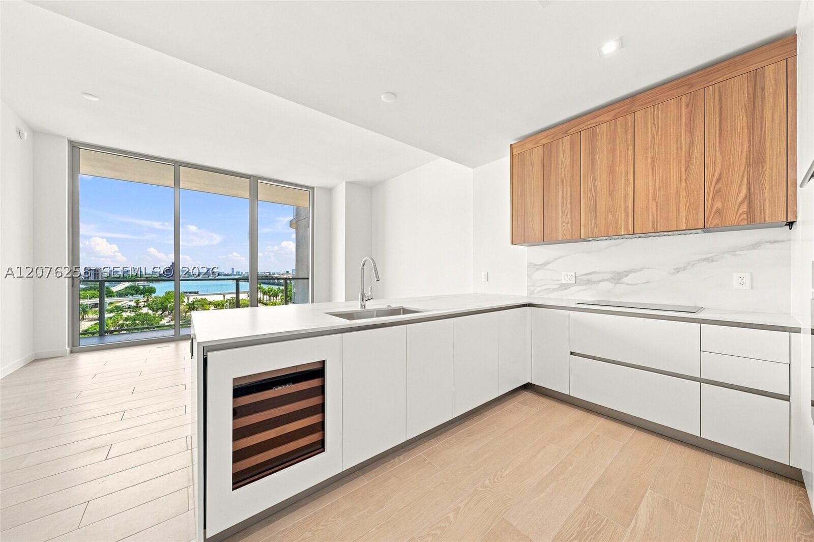 Property Photo: 1400 Biscayne Blvd 708 FL 33132