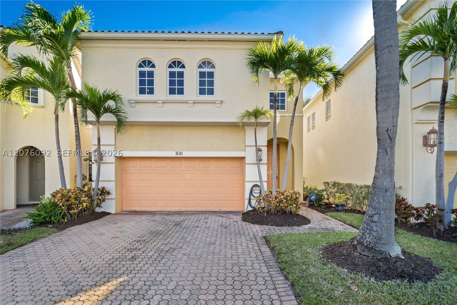 Property Photo: 3110 NE 210th Ter FL 33180