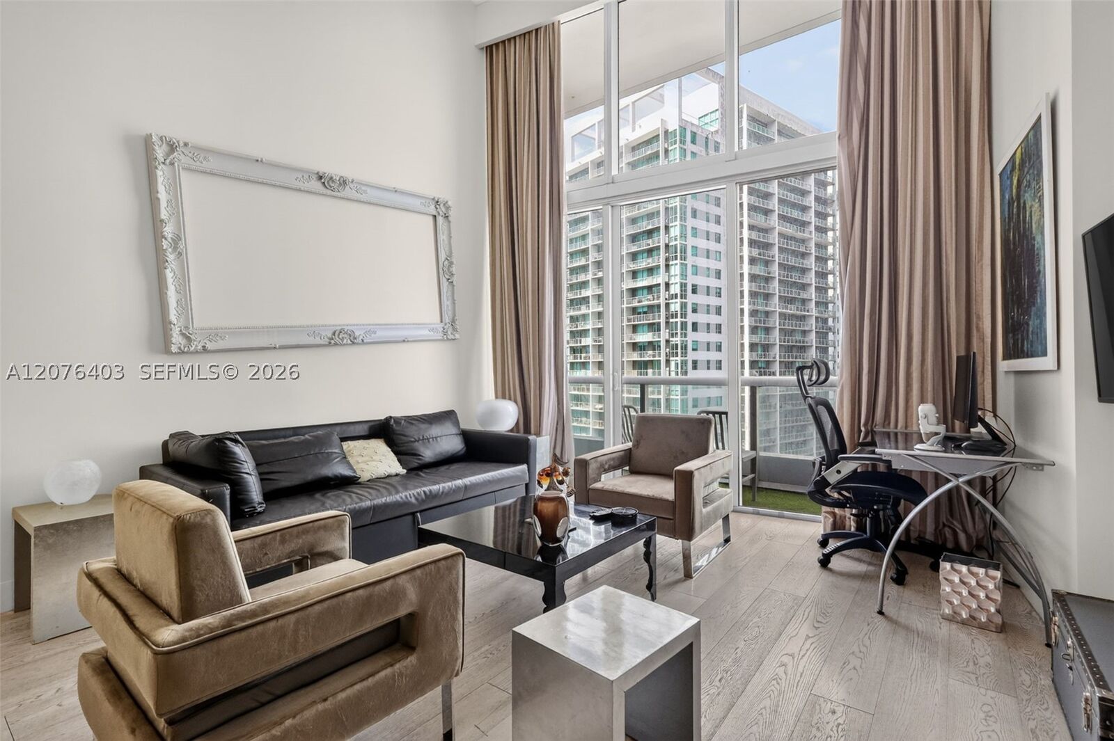 Property Photo:  485 Brickell Ave 2807  FL 33131 