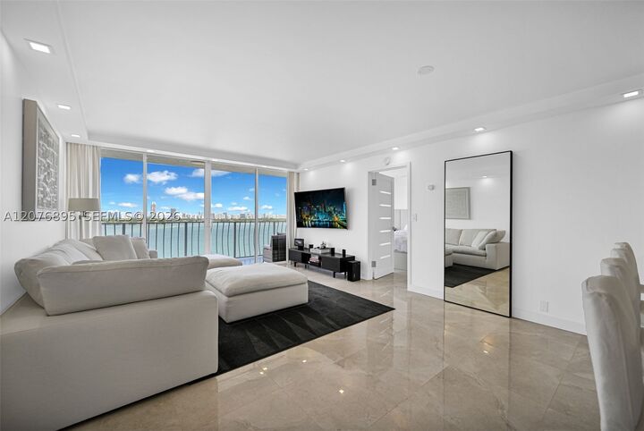 Property Photo: 7601 E Treasure Dr 1419 FL 33141