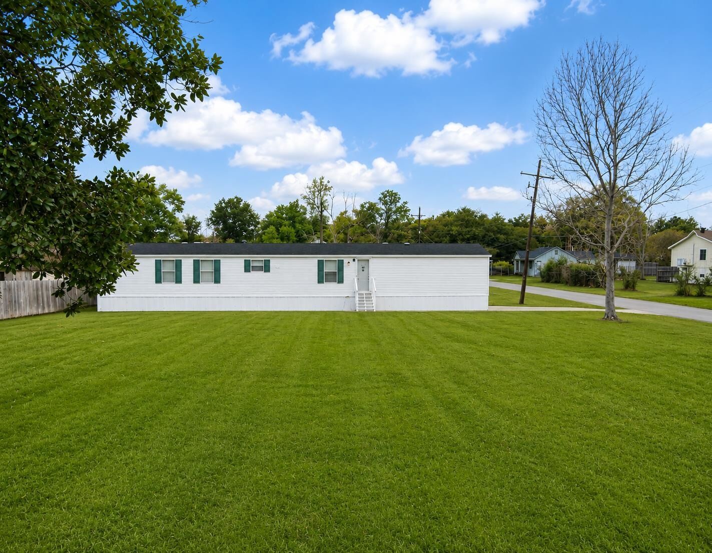Property Photo: 1719 Western Ave TX 77630
