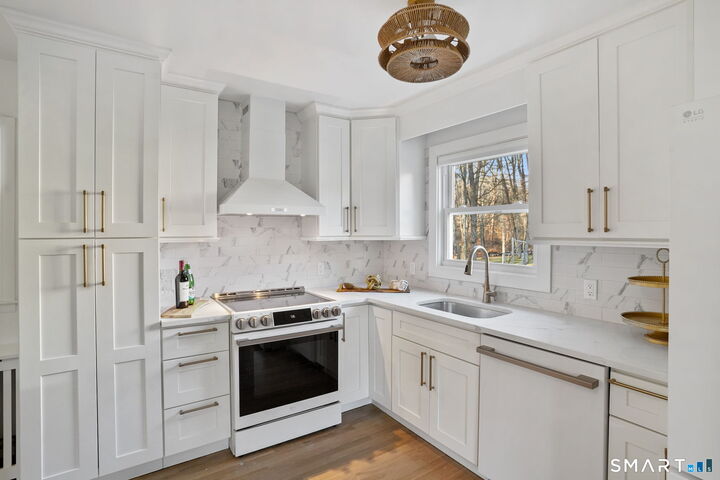 Property Photo:  132 Toll House Lane  CT 06825 