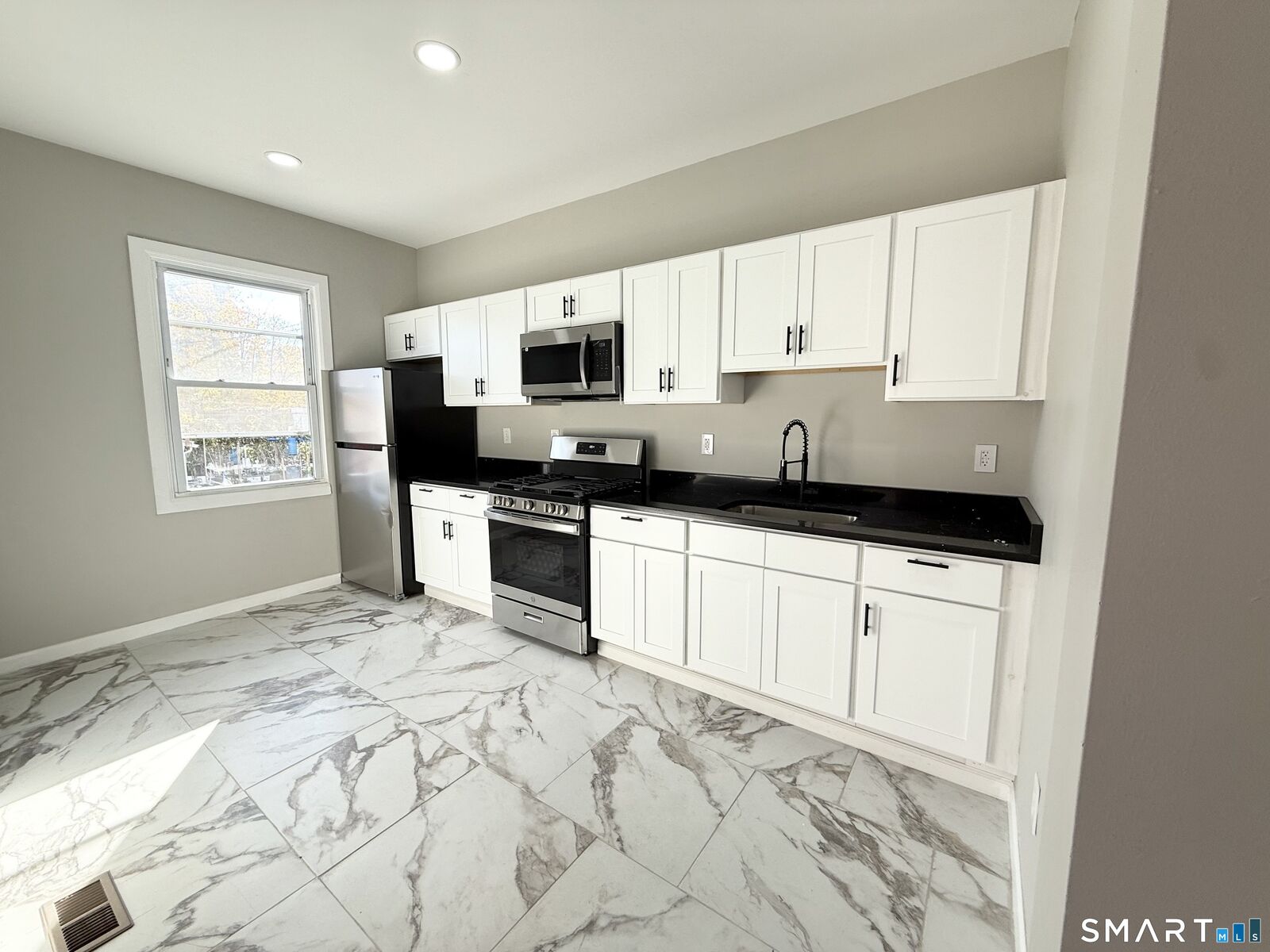 Property Photo:  41 Howe Street  CT 06511 