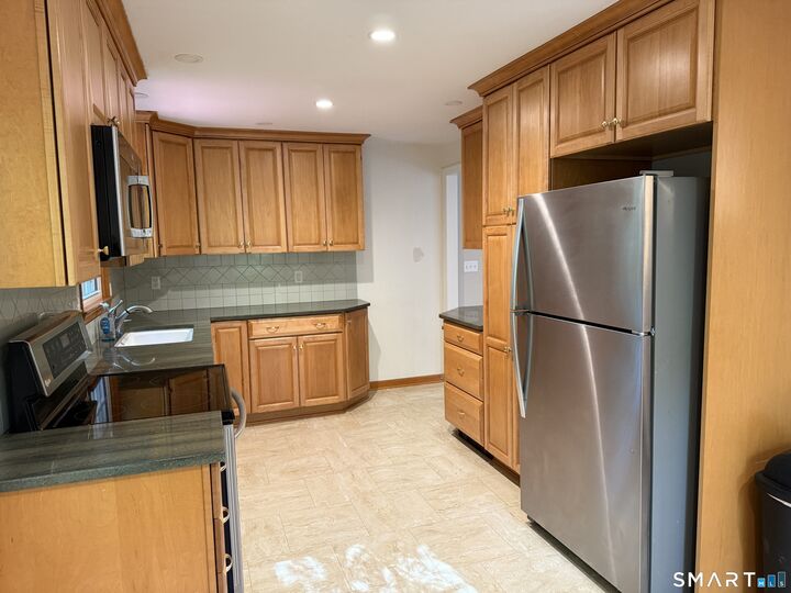 Property Photo: 19 Greenwood Lane CT 06484