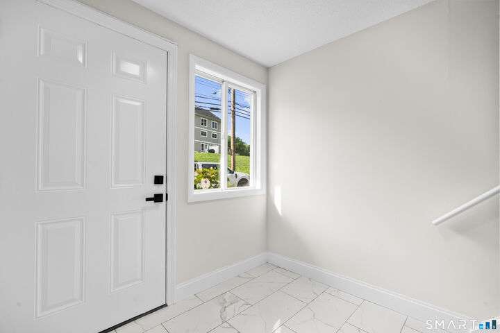 Property Photo:  223 Thompson Street B  CT 06513 