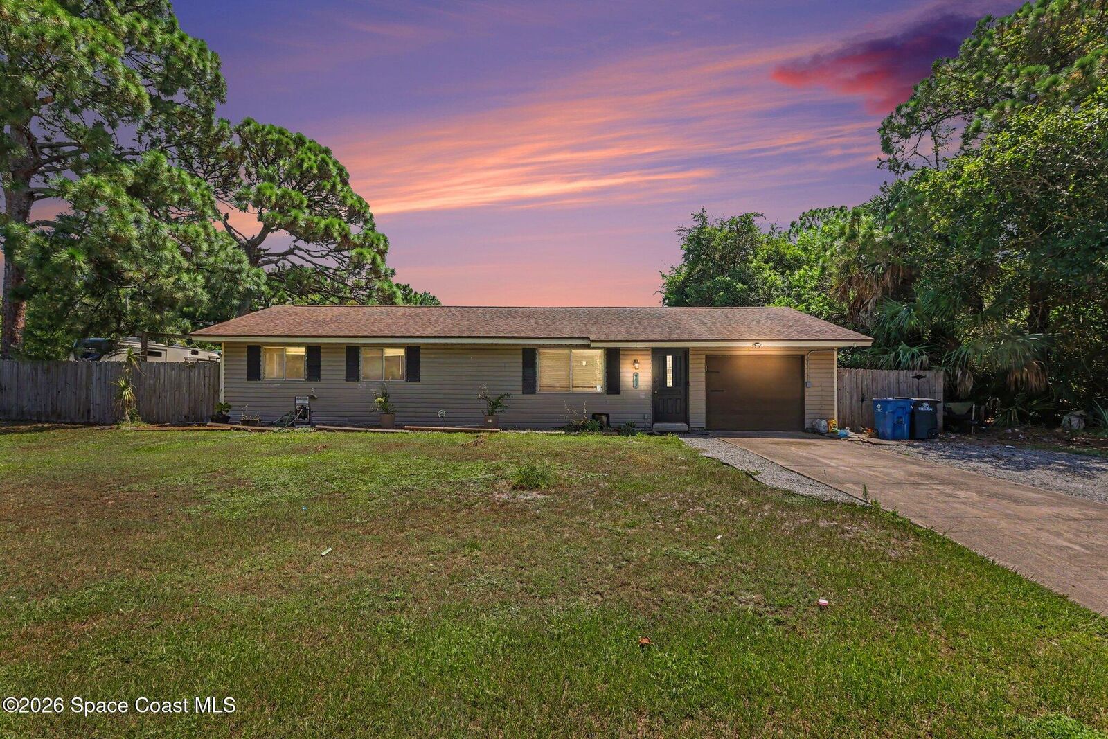 Property Photo:  953 Cherokee Road SE  FL 32909 