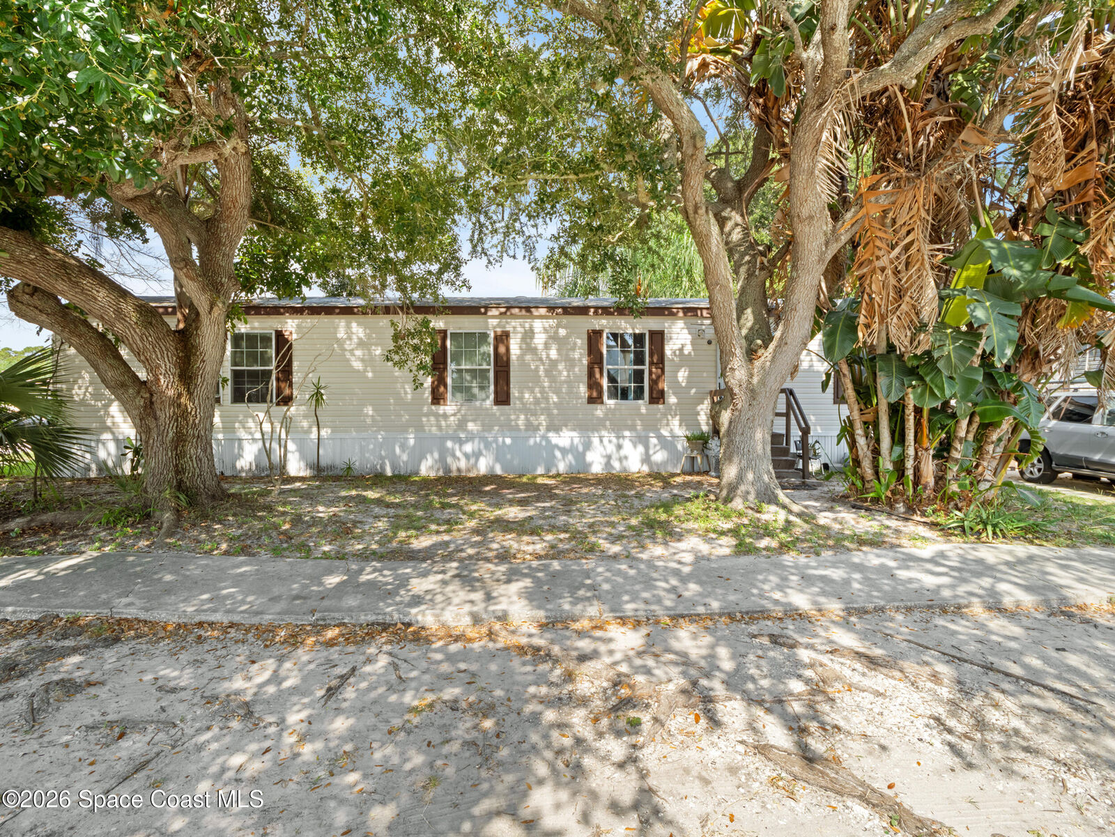 Property Photo: 2587 Chatham Way NE FL 32905