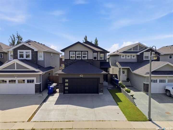 Property Photo:  451 Veltkamp Crescent  SK S7T 0S1 