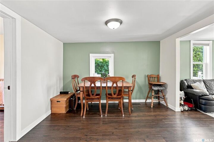 Property Photo:  1133 I Avenue N  SK S7L 2H8 