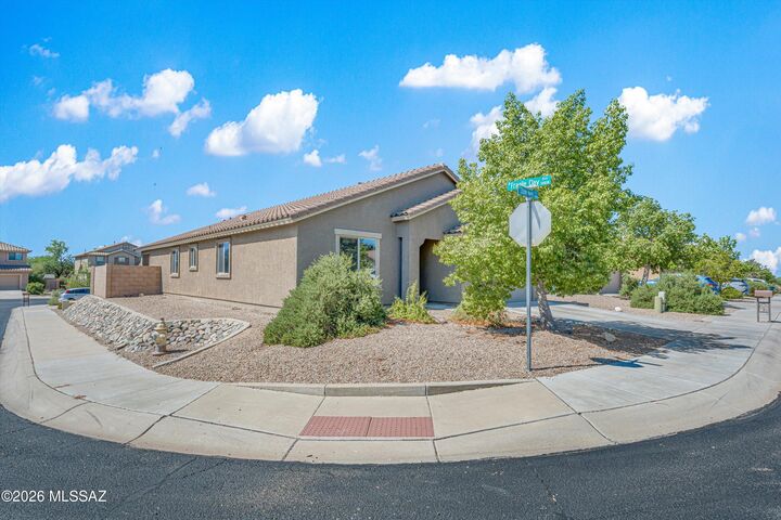 Property Photo: 11491 W Stone Hearth Street AZ 85658