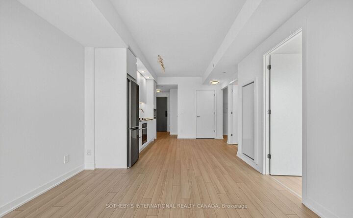 Property Photo:  3079 Trafalgar Road 1005  ON L6H 8C5 