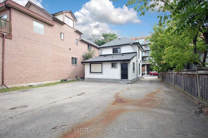 Property Photo: 7924 Kipling Avenue ON L4L 1Z5