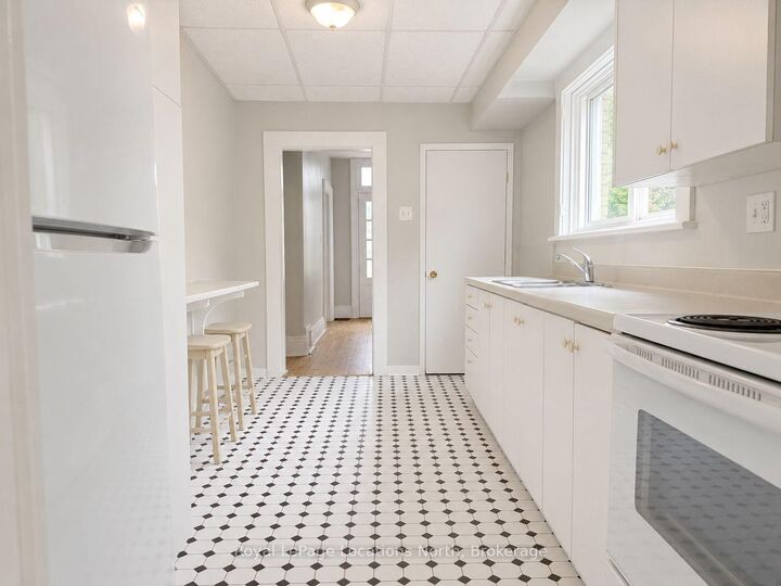 Property Photo: 675 Stewart Street ON K9H 4C5