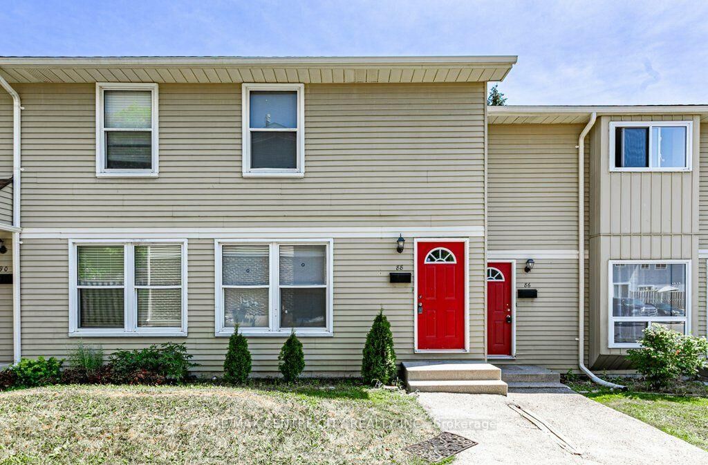 Property Photo: 70 Fiddlers Green Road 88 ON N6H 4R4