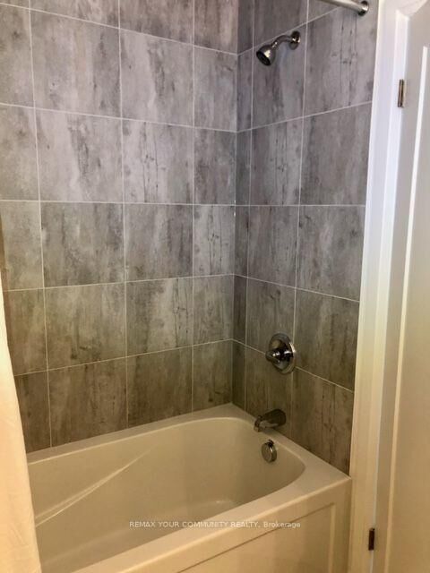 Property Photo:  43 Laguna Village Crescent N  ON L0R 1P0 