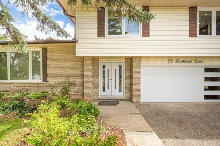 Property Photo: 21 Halliwell Drive ON N2B 2M5