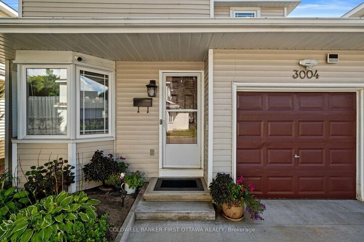 Property Photo: 3004 Victoria Heights Crescent ON K1T 3M7