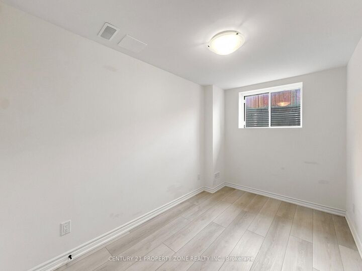 Property Photo: 102 Cadillac Crescent ON L7A 3B4