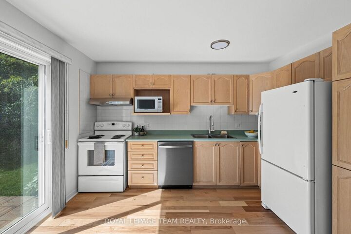 Property Photo:  77 Sherring Court  ON K2K 2T1 