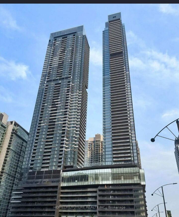 Property Photo:  3 Concord Cityplace Way 5305  ON M5V 0X4 
