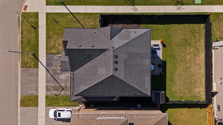 Property Photo:  3032 Monarch Drive  ON L3V 8K3 