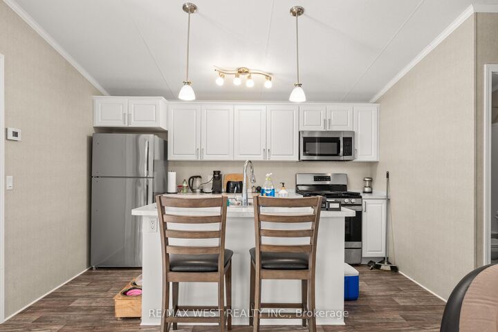 Property Photo: 657 Thunder Bridge Road Wv 2 ON K9V 4R1