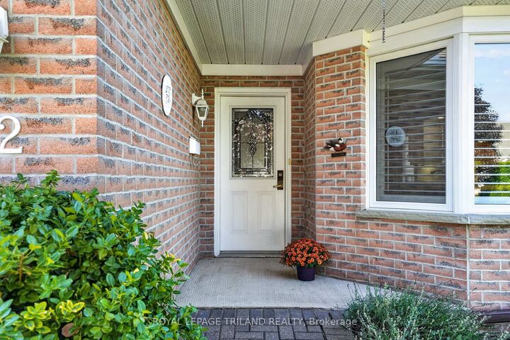 Property Photo:  52 Ilderbrook Circle  ON N0M 2A0 