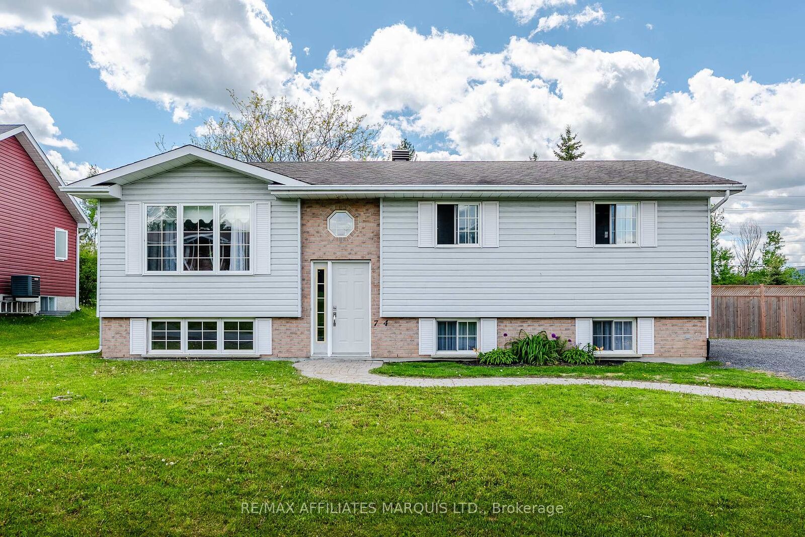 Property Photo:  74 Columbia Avenue  ON K0C 1P0 