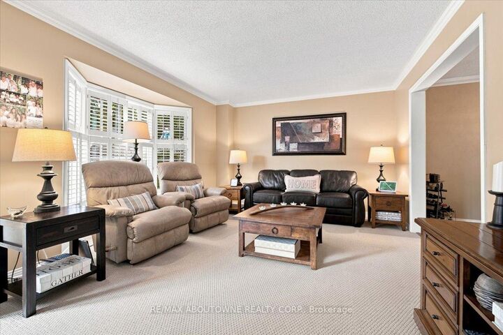 Property Photo: 2145 Country Club Drive 7 ON L7M 4E1