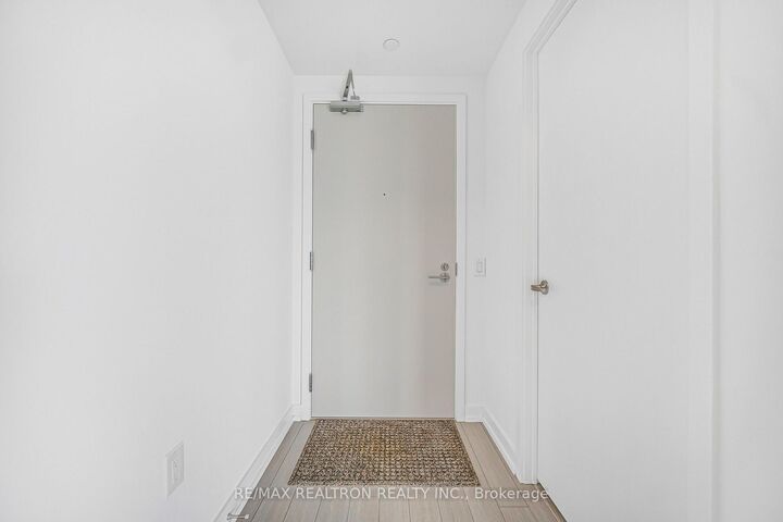 Property Photo:  4010 Eglinton Avenue W 1515  ON M5V 0X8 