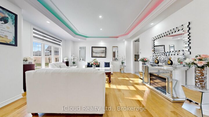 Property Photo: 193 Thornbush Boulevard E ON L7A 4R7