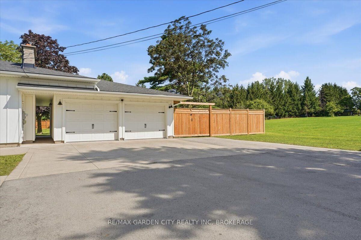 Property Photo:  1581 Rice Road  ON L0S 1E6 
